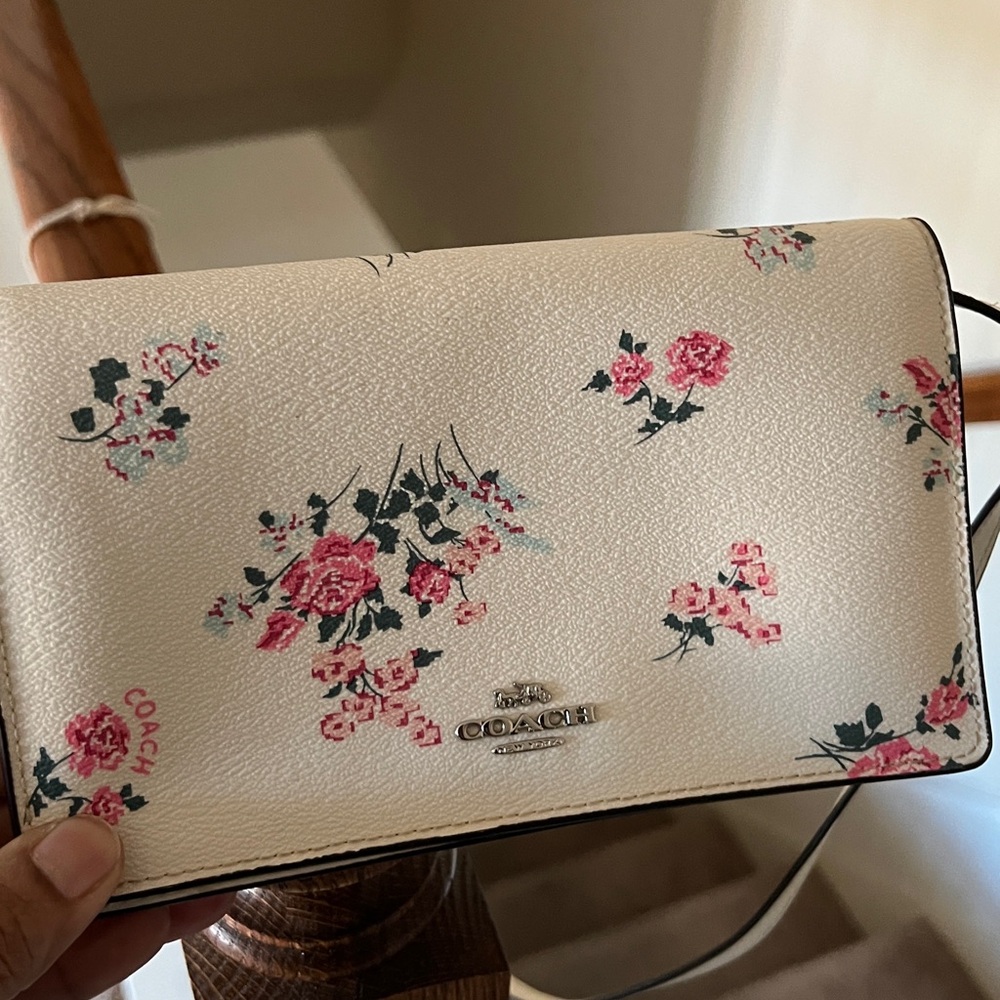 COACH FLORAL WHITE FOLDOVER CLUTCH/ CROSS BODY BAG